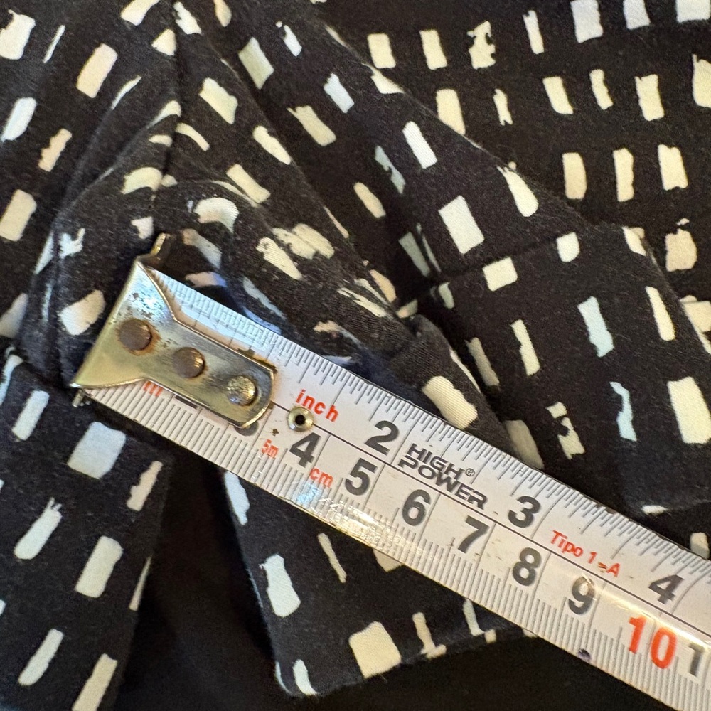 New York & Company Black and White Patterned Women’s Shorts - Picture 11 of 11